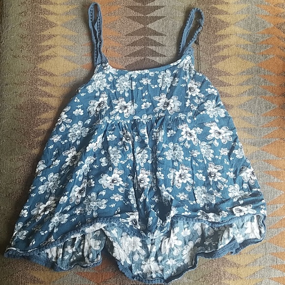 Flowy Crop-top - Picture 1 of 2